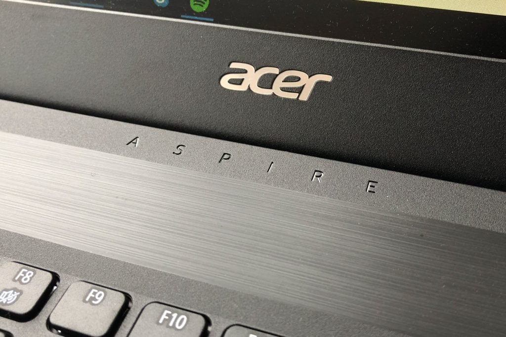 Laptop Acer không lên màn hình - kiểm tra nguồn điện