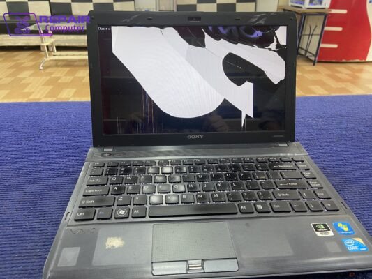 man hinh laptop bi vo