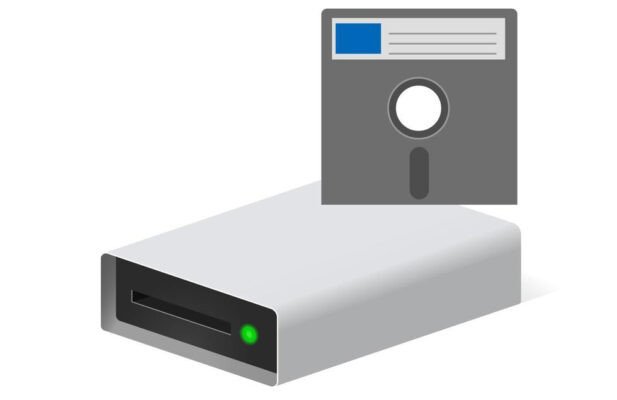 Ổ đĩa mềm A và B