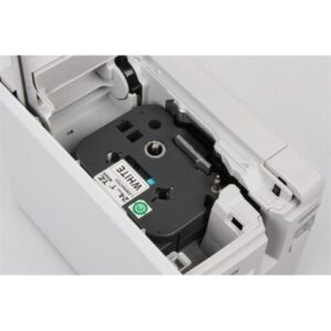 Máy in nhãn Brother PT 9700PC màu đen hiển thị các cổng kết nối và khay nạp nhãn