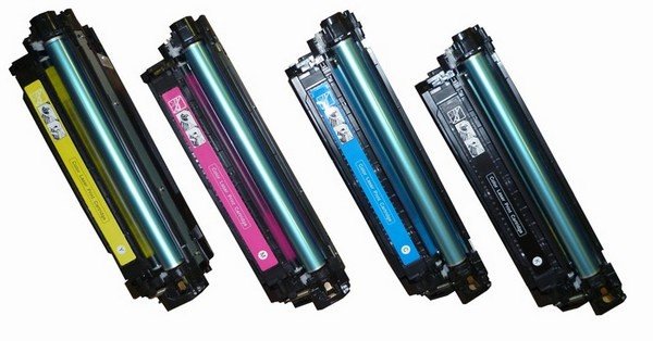 Trống drum máy in với bề mặt quang dẫn màu xanh lá cây đặc trưng