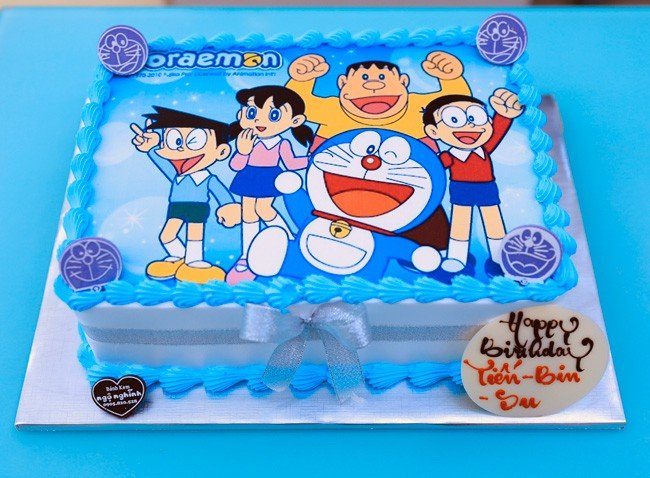 Bánh sinh nhật in ảnh Doremon màu xanh dương ngộ nghĩnh và đáng yêu cho bé trai
