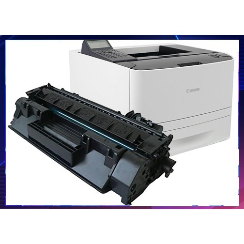 Kỹ thuật viên đang thực hiện đổ mực máy in Canon 251dw chuyên nghiệp tại nhà