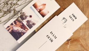Hình ảnh minh họa việc lựa chọn máy in phù hợp để in thiệp cưới