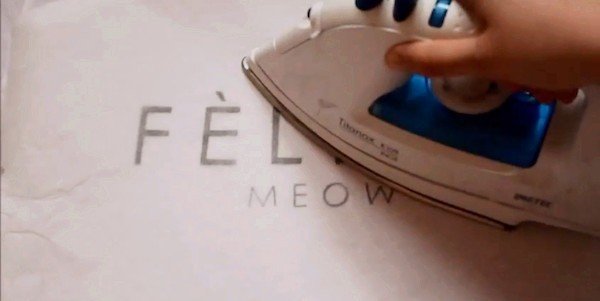 Ủi nhiệt để mực in bám chắc vào vải