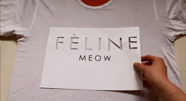 Cố định khuôn in trên áo thun bằng băng keo