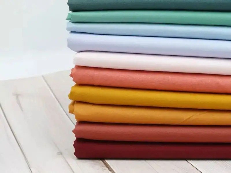 Chọn áo thun có kiểu dáng phù hợp với mục đích sử dụng và họa tiết in