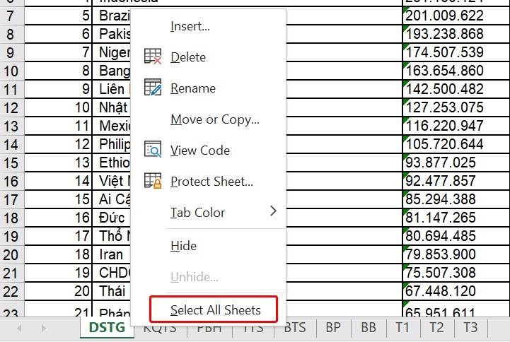 Thao tác nhấn chuột phải vào một sheet để hiển thị tùy chọn Select All Sheets