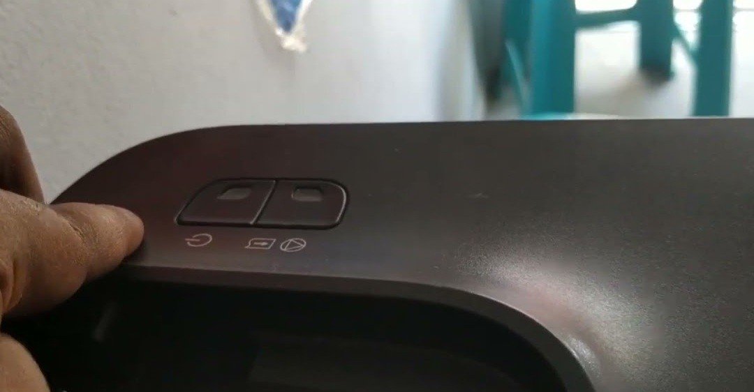 Hướng dẫn nhấn giữ nút để reset máy in Canon IP2770