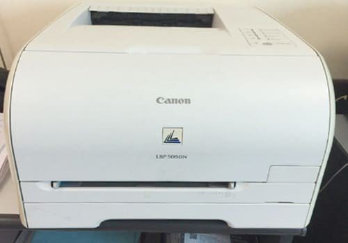 Máy in màu Canon LBP 5050N cũ với thiết kế hiện đại