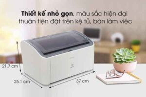 Hình ảnh máy in Canon LBP 2900 đặt trên bàn làm việc