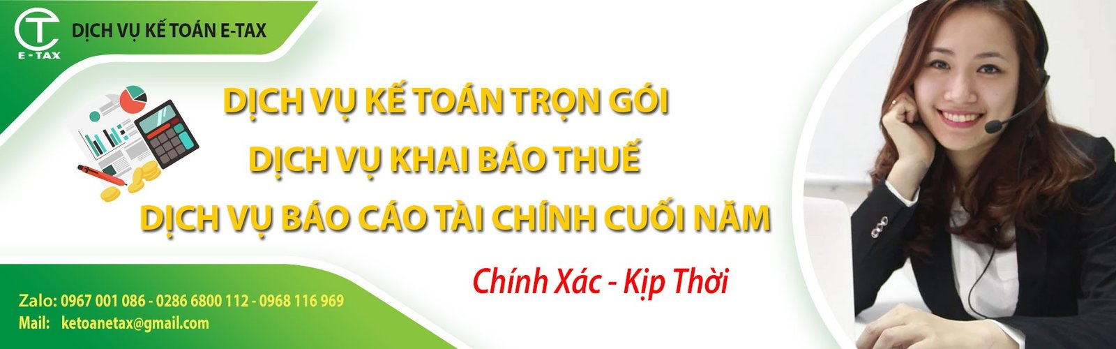 Nhân viên kế toán đang thực hiện cách in sổ kế toán trên máy tính
