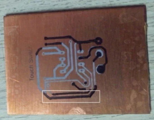 Dùng bút lông dầu tô lại các đường mạch bị mờ hoặc đứt nét