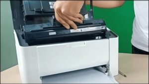 Kỹ thuật viên đổ mực máy in tận nơi tại Tây Hồ Hà Nội chuyên nghiệp