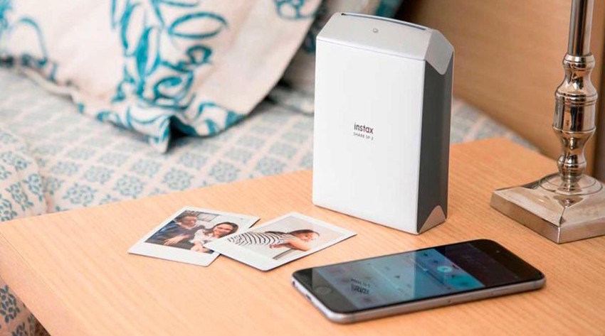 Giao diện ứng dụng Instax Share trên điện thoại với các tùy chọn chỉnh sửa ảnh