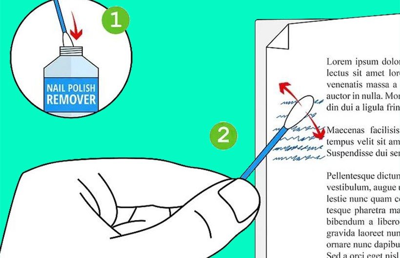 Dùng tăm bông thấm hóa chất chuyên dụng để tẩy mực in laser trên giấy A4