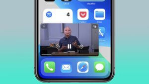 Cửa sổ Picture-in-Picture (PiP) đang phát video nổi trên màn hình iPhone
