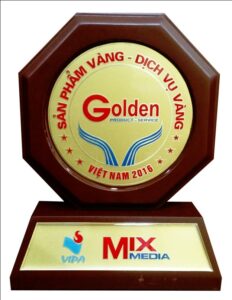 Chứng nhận Top 50 Dịch vụ Vàng Việt Nam 2016 trao cho Nhà máy in Bộ Tổng Tham mưu