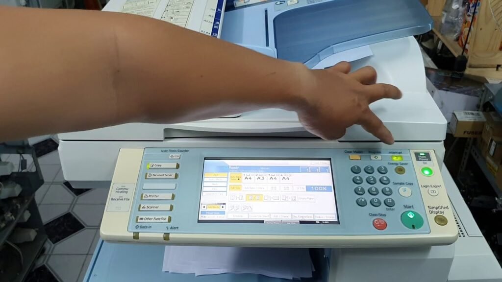 Người dùng thiết lập tùy chọn in 2 mặt trên phần mềm trước khi gửi lệnh tới máy photocopy