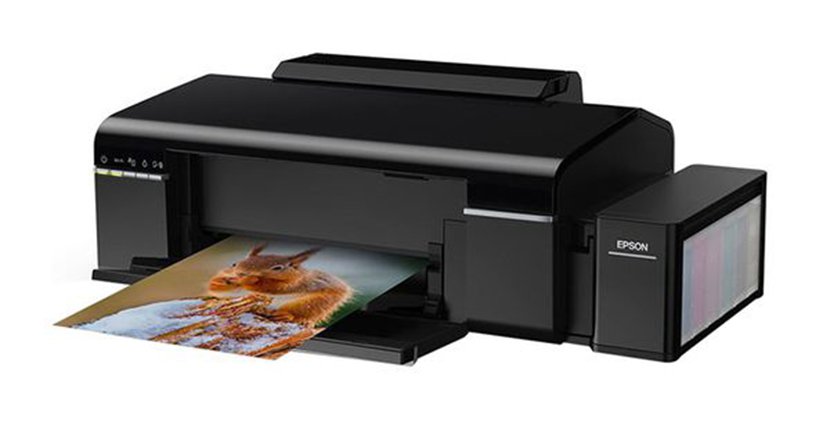 Máy in màu giấy A4 Epson L805 với thiết kế hiện đại và hệ thống mực ngoài tiện lợi.