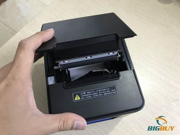 Kiểm tra lại cuộn giấy khi máy in hóa đơn không in được bill