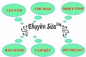 Kỹ thuật viên chuyên nghiệp đang kiểm tra máy in Fuji Xerox