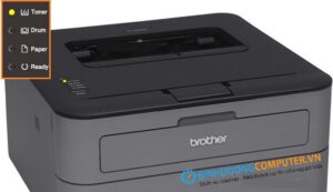 Màn hình máy in hiển thị thông báo lỗi toner low cần kiểm tra