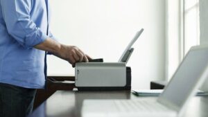 Hình ảnh chiếc máy in cần kết nối laptop