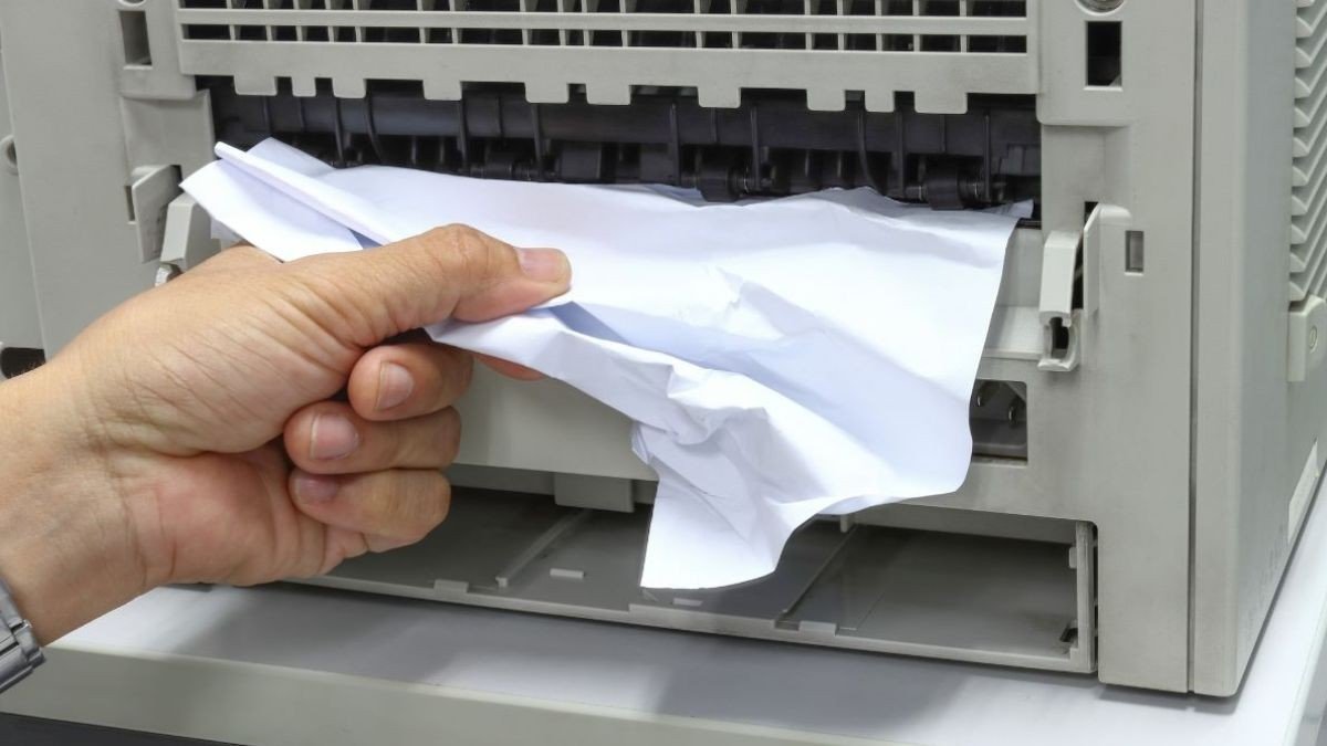 Giấy bị kẹt gây ra lỗi Jam Inside trên máy in