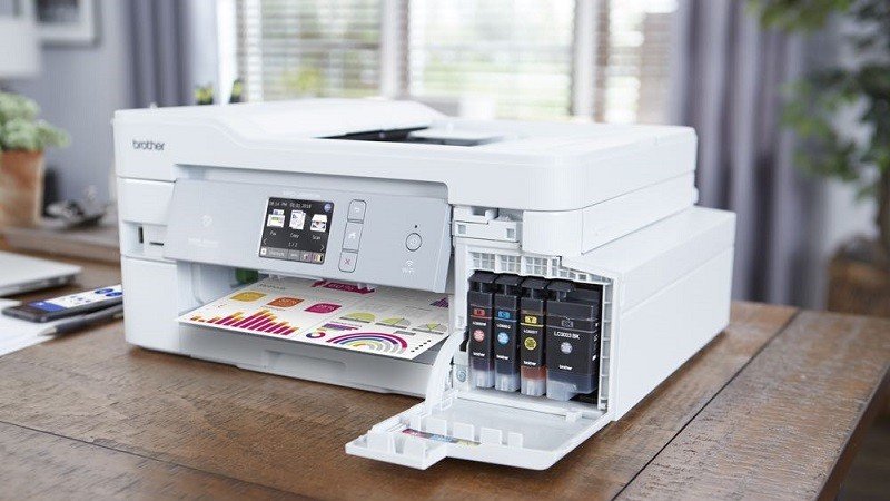 Mẫu máy in Brother phun màu thiết kế nhỏ gọn phù hợp để bàn làm việc