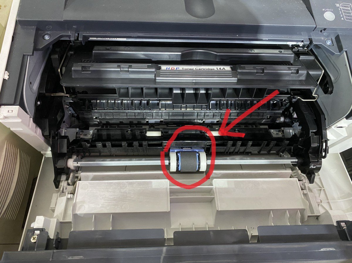 Cao su kéo giấy (quả đào) bị mòn hoặc bẩn