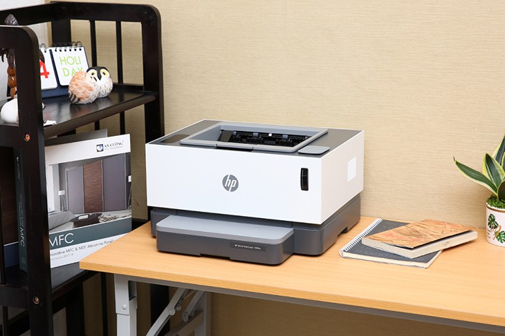 Máy In Laser Trắng Đen HP Neverstop Laser 1000w Wifi là một ví dụ về máy in đa năng tiện lợi cho gia đình và văn phòng nhỏ