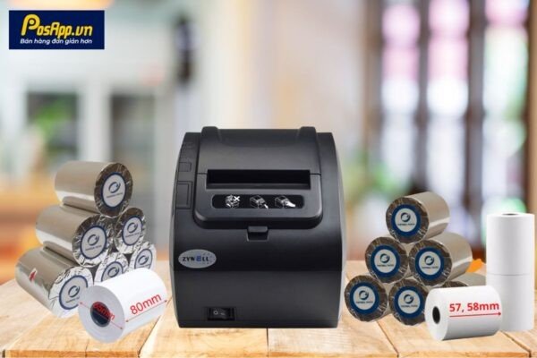 Các cuộn giấy in hóa đơn nhiệt với các kích thước khác nhau được xếp cạnh nhau, minh họa cho sự đa dạng về khổ giấy.