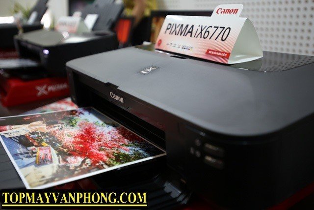 Máy in phim chế bản Canon IX6770 khổ A3 đang hoạt động