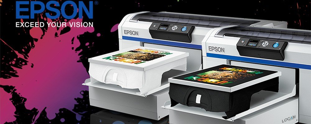 Cận cảnh đầu phun máy in áo thun kỹ thuật số đang hoạt động trên vải