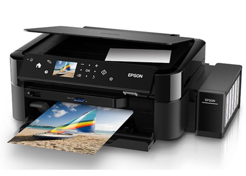 Người dùng thao tác với máy in Epson T60, lưu ý không gửi quá nhiều lệnh in