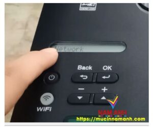 Màn hình máy in Brother HL-L23666DW hiển thị tùy chọn Network