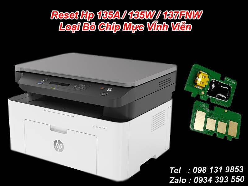 Minh họa máy in HP 135A đang được chuẩn bị để reset chip mực