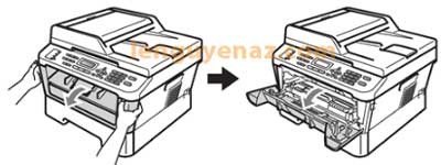 Thao tác mở nắp trước máy in Brother MFC 7360 để chuẩn bị reset mực