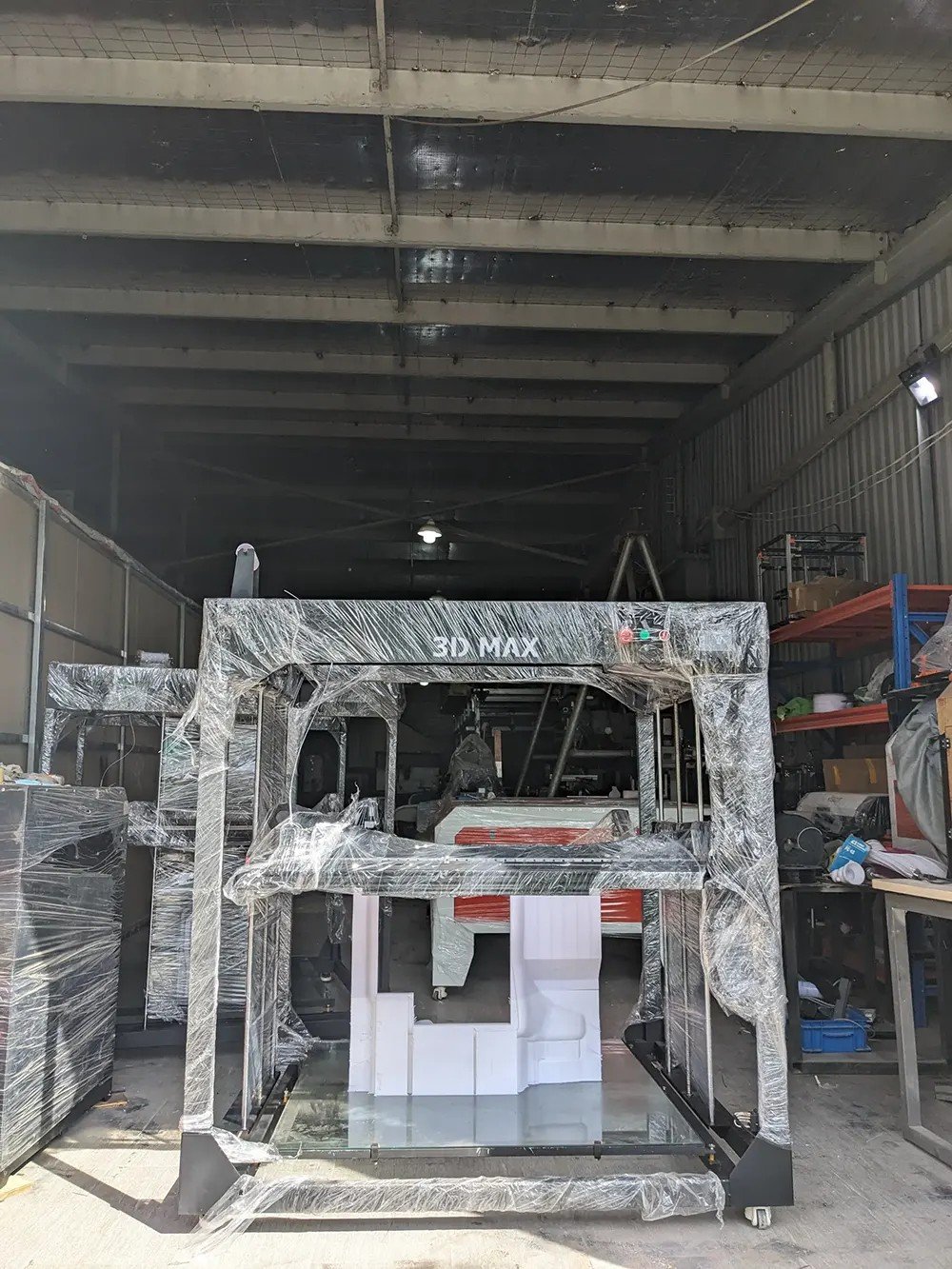 Sản xuất máy in 3D khổ lớn tại nhà máy ở Việt Nam