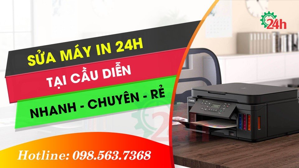 Kỹ thuật viên kiểm tra máy in chuẩn bị đổ mực tại Cầu Diễn
