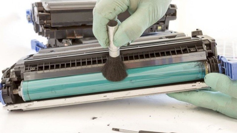 Vệ sinh máy in định kỳ giúp khắc phục lỗi và tăng tuổi thọ
