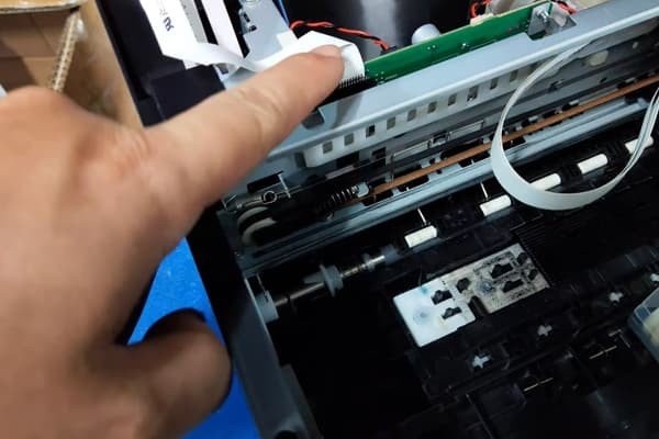 Kiểm tra cáp tín hiệu đầu phun máy in Epson L1110