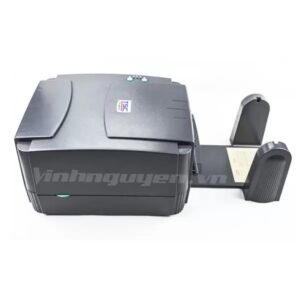 Máy in tsc giá rẻ TTP-244 Plus đang in tem mã vạch sắc nét cho cửa hàng