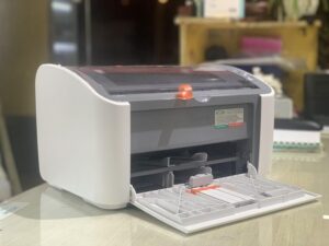 Kiểm tra trạng thái lệnh in trực tiếp trên màn hình máy in Canon