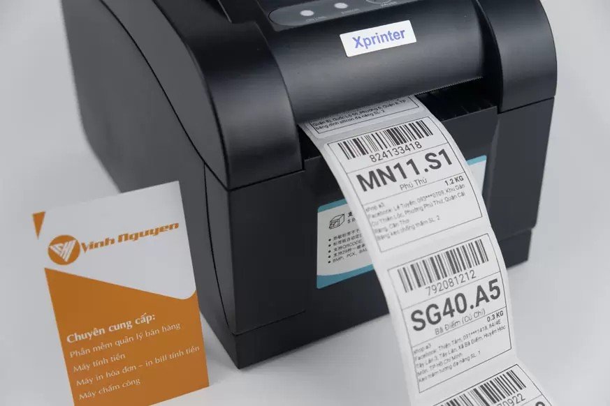 Các cổng kết nối USB và LAN trên máy in Xprinter XP-350BM