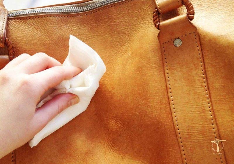 Cách Tẩy Vết Mực In Trên Đồ Da Hiệu Quả