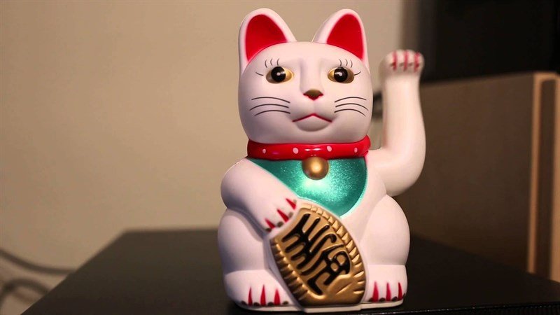 Ảnh nền máy tính phong thủy mèo Maneki Neko đáng yêu