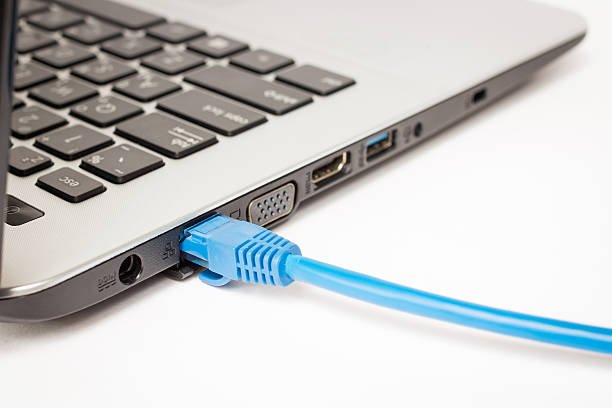 Cáp mạng Ethernet là dây cáp vật lý kết nối các thiết bị mạng máy tính
