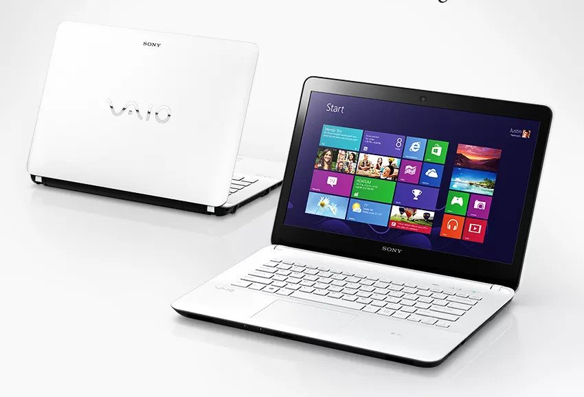 Laptop Sony VAIO với thiết kế sang trọng và logo đặc trưng
